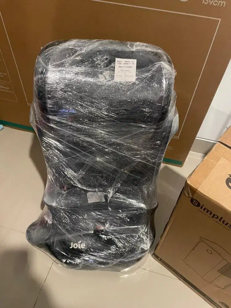 Preloved joie elevate booster car