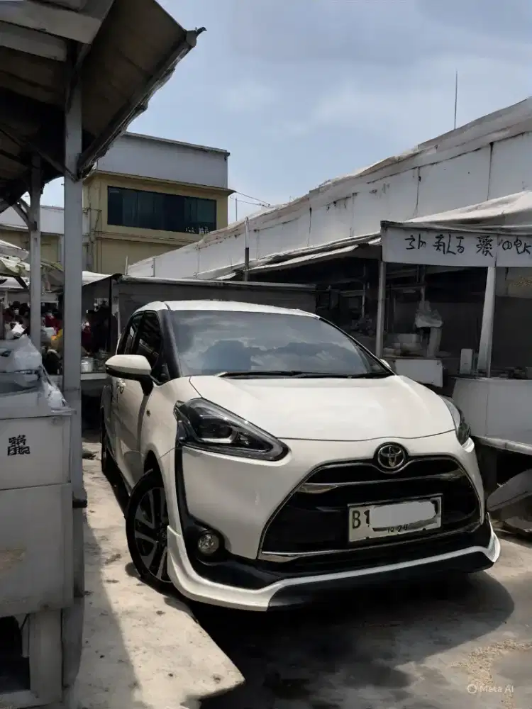 Dijual cepat Toyota Sienta 2,0 at 2019