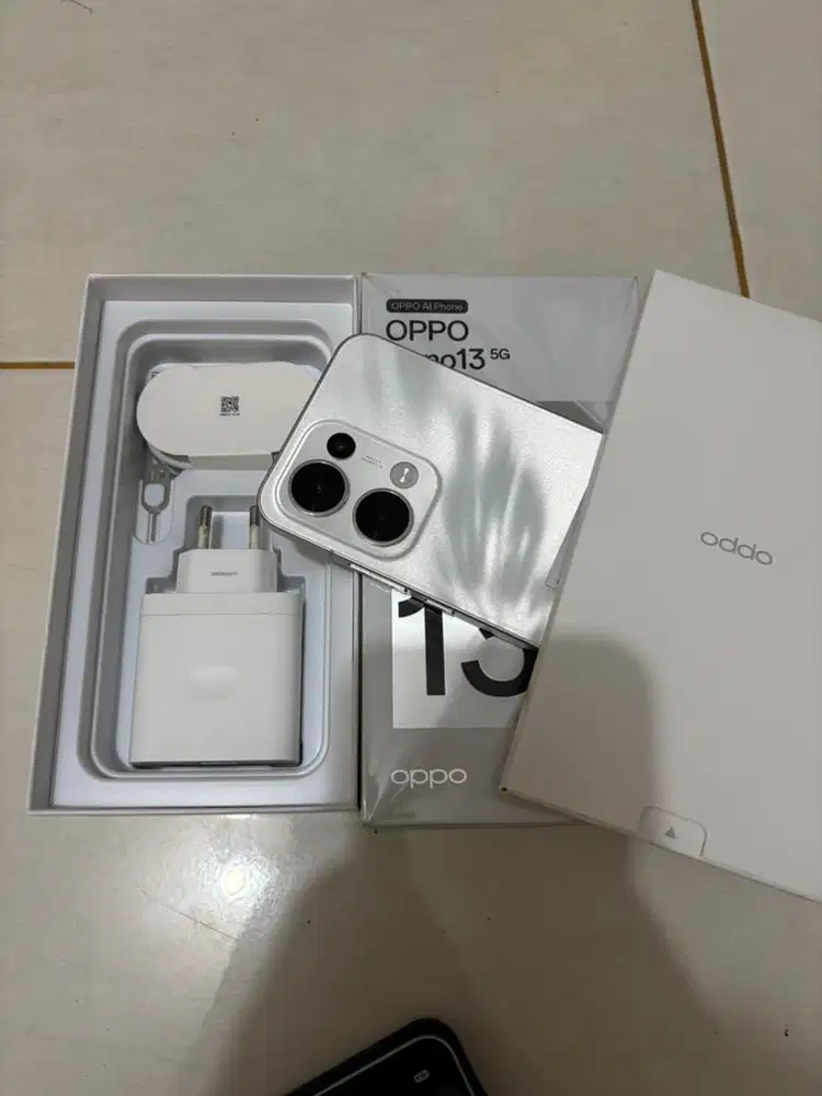 Oppo Reno 13 5G 12GB/256 Fulset mulusss