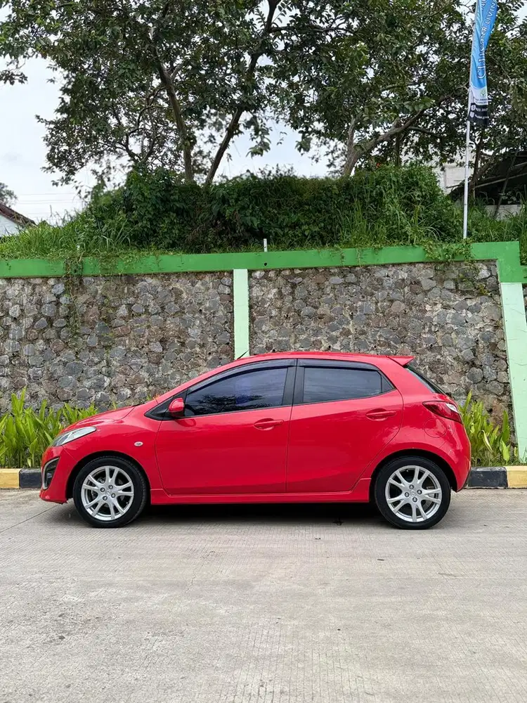Mazda 2 2012 Bensin