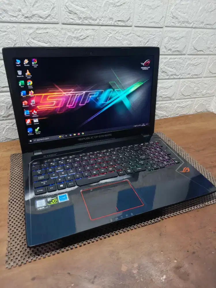 Asus ROG Strix GL553VE intel Core i7 Gen-7 (8/256gb+1tb) GTX 1050Ti