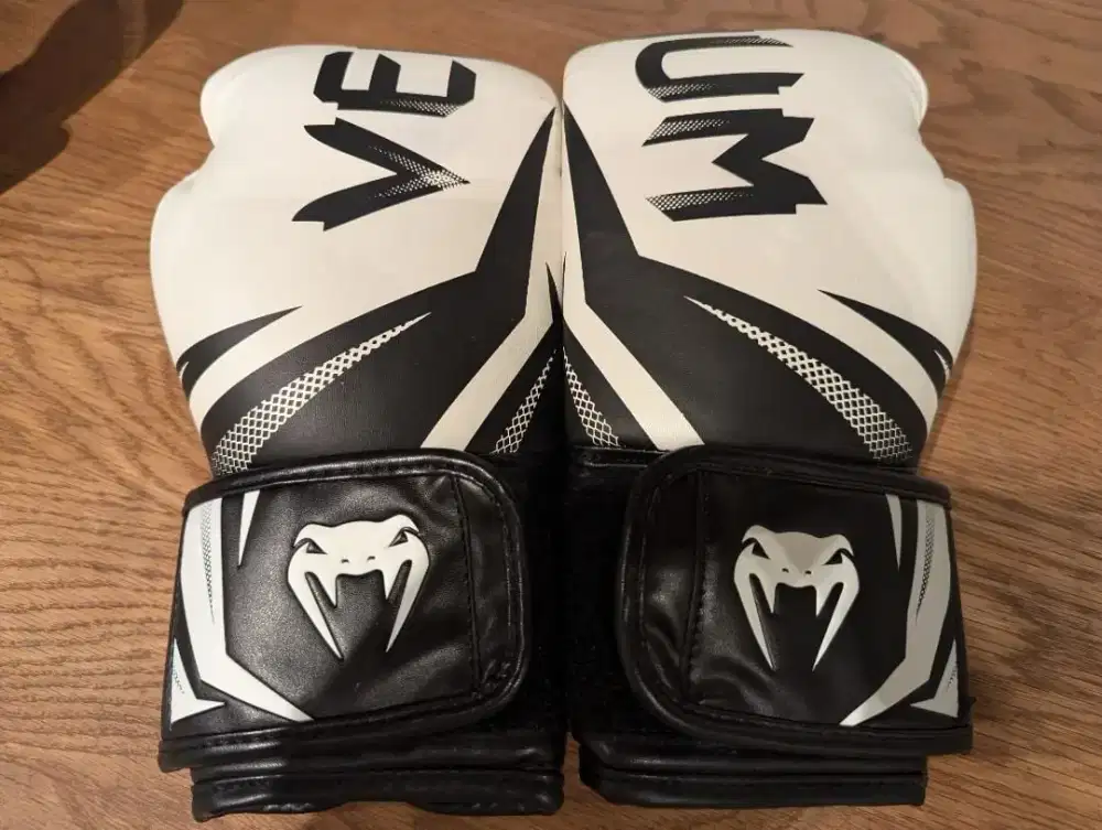 Venum Challenger 3.0
boxing glove sarung tinju 8oz original second