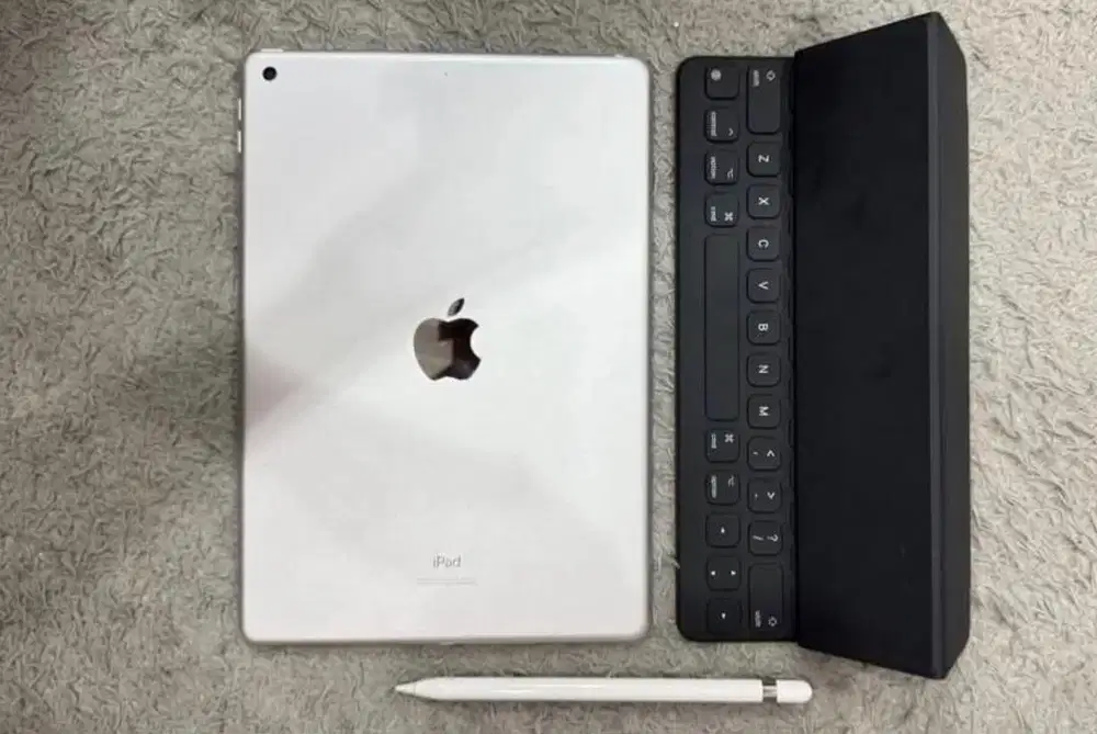 Ipad 8 32GB Apple keyboard Apple pen ambil semua