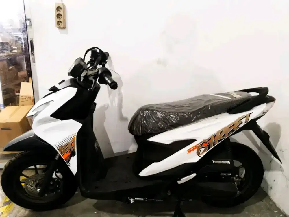 HONDA BEAT STREET WHITE