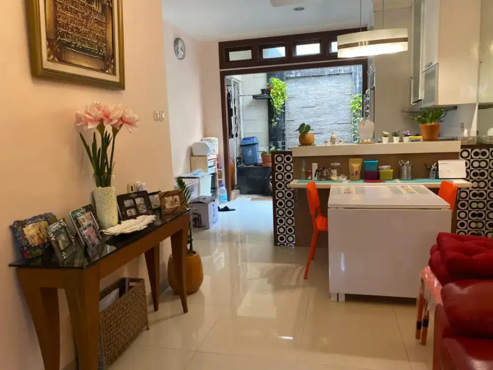 Jual Cepat Rumah Cantik 2 Lt Komplek Angkasa Pura
Jakarta Pusat