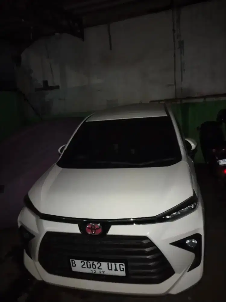Rental mobil atau jasa