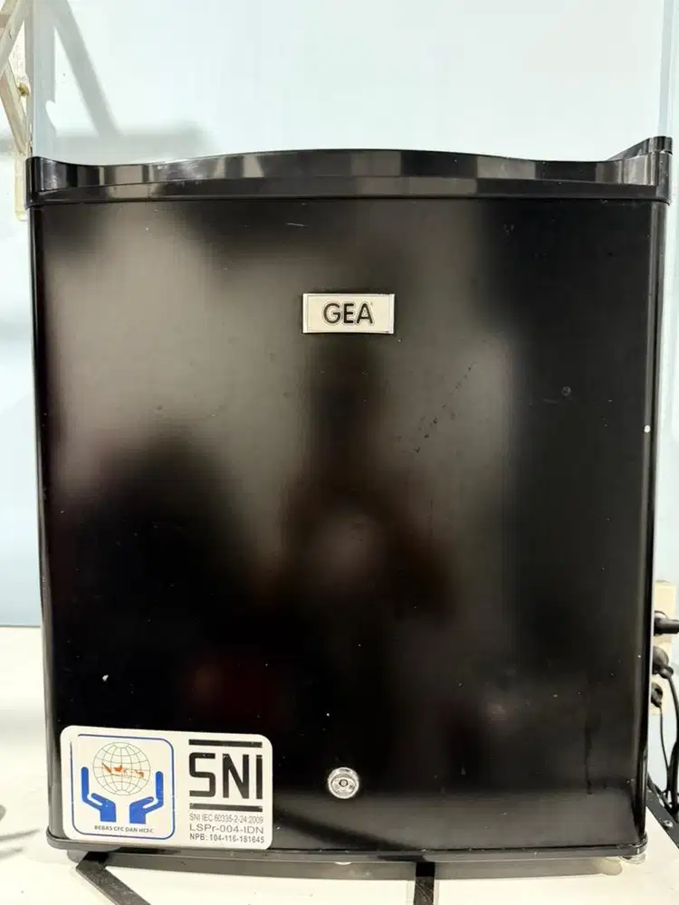 Kulkas second merk GEA