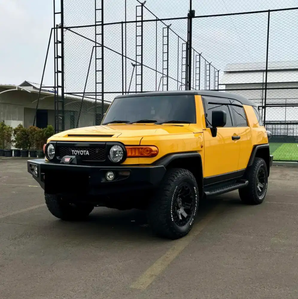 Toyota FJ Cruiser 4.0 NIK 2017 KM 45rb Yellow