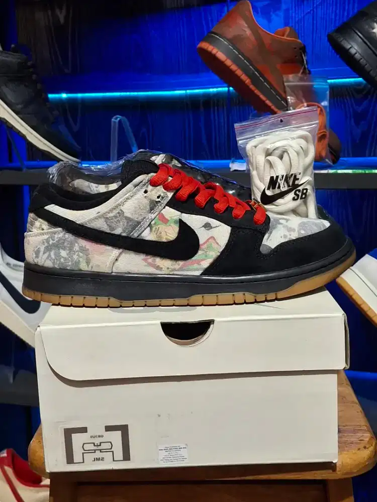 SB DUNK LOW SUPREME X RAMMELZEE SIZE 42.5 VVNDS ORIGINAL AUTHENTIC