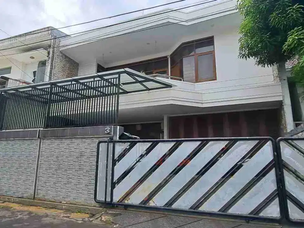 Termurah Sepanjang Masa Rumah Bagus 2 Lantai Tengah Kota Semarang,selangkah Dari Simpang Lima Dekat Jalan A.yani Dekat RS Telogorejo Dekat Hotel Harris Lokasi Di Jalan Seroja Semarang Tengah