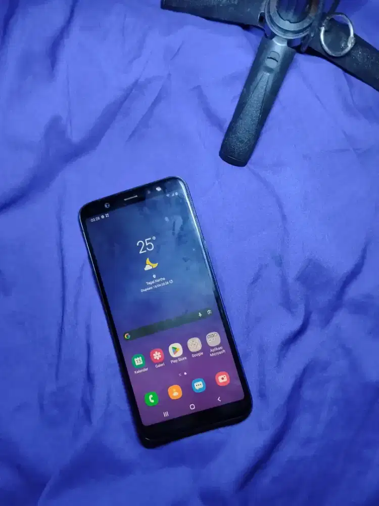 samsung a6+ 4/³² hp+charger