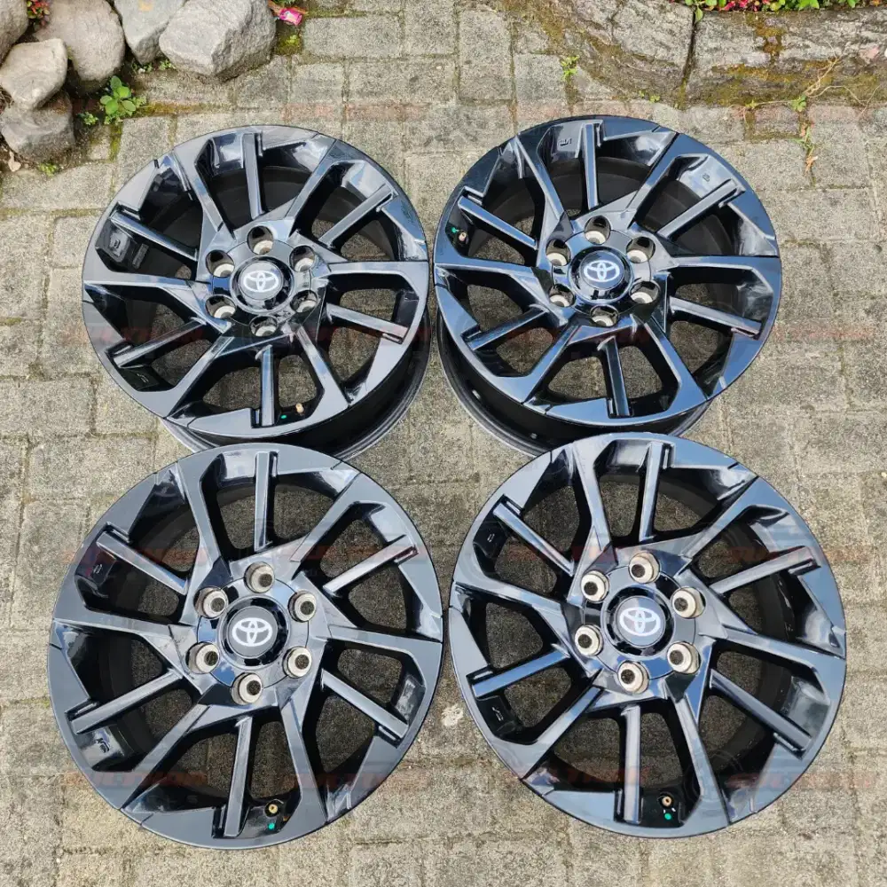Velg R18 Original Toyota Fortuner GR Black Edition