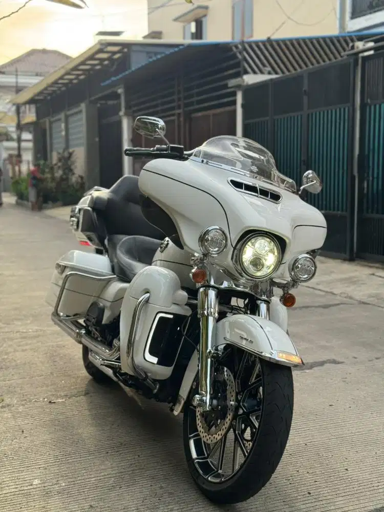 ULTRA LIMITED LO RUSHMORE FULLPAPER PAJAK ON RARE COLOUR LOW KM