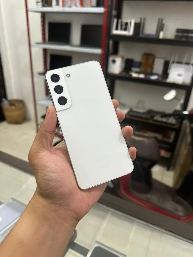 Samsung S22 5G 8/128GB Mulus seperti baru