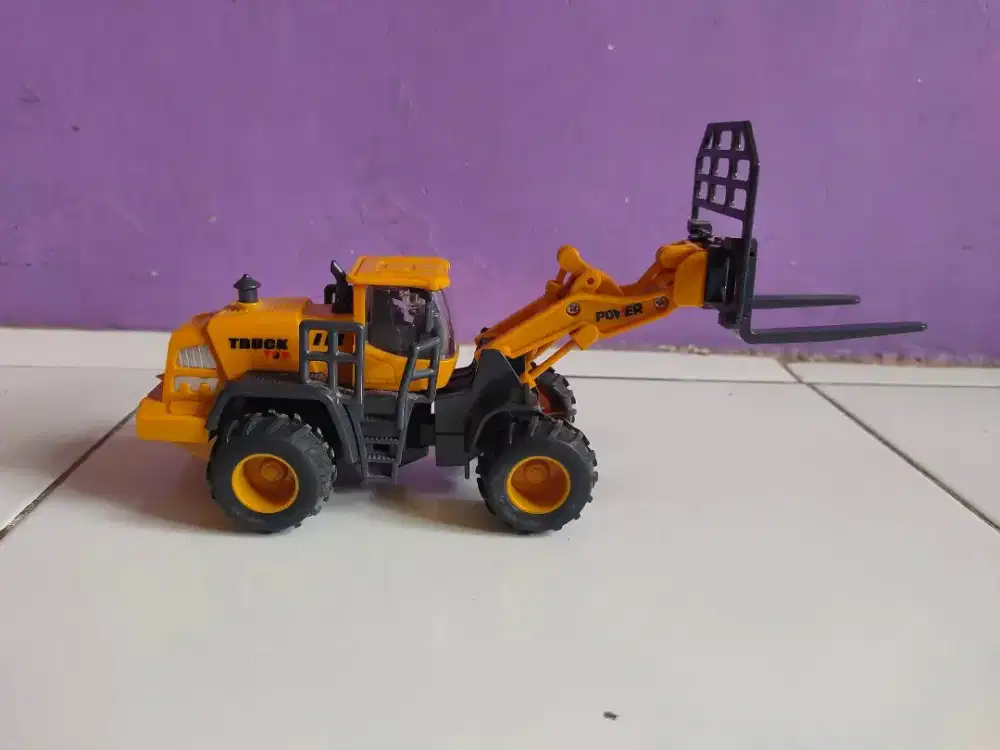 Miniatur forklift