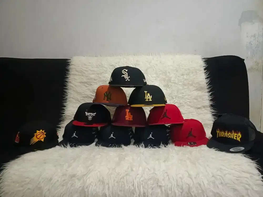 Topi New Era Dan Jordan Kondisi Baru
