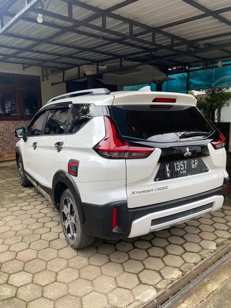 XPANDER CROSS 1.5 AT MATIC ISTIMEWA (A1)