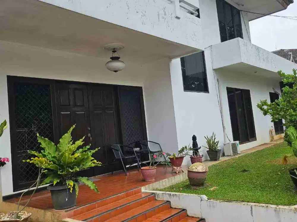 Di Jual Rumah Bagus dan Siap huni di kawasan elit cinere bonus kostan