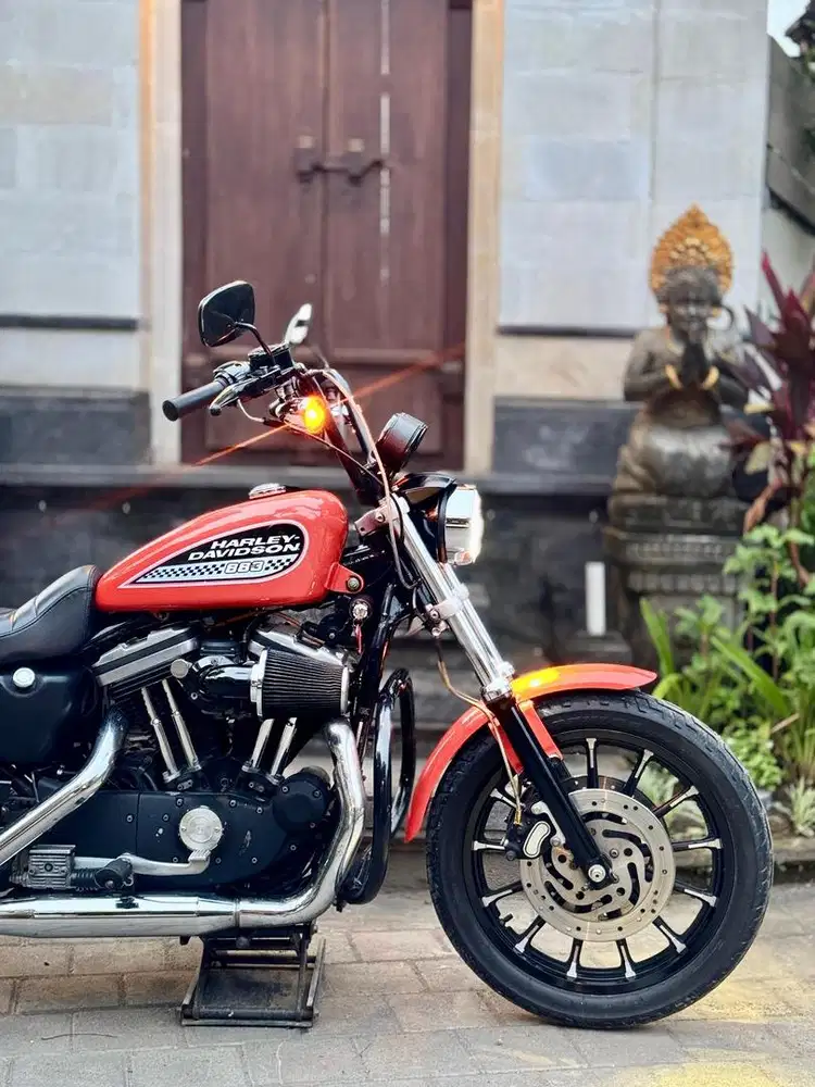 Harley Davidson Sportster 883R
