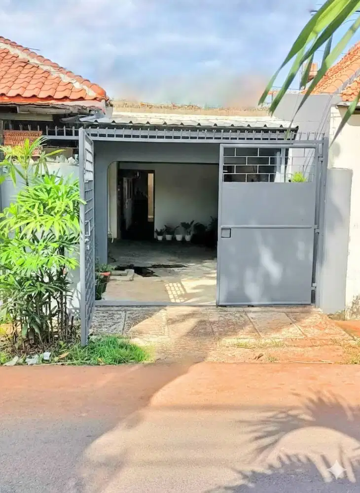 Rumah kontrak di pusat kota dekat Jakarta Pusat dan Jakarta Timur