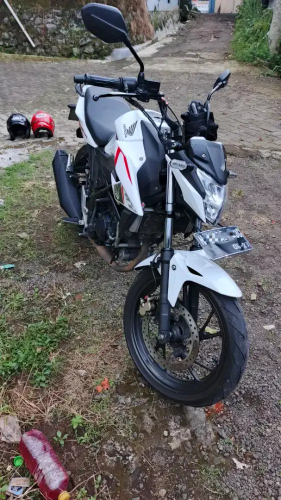 Cb 150r street fire 2017