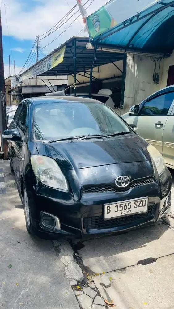 YARIS E MANUAL 2012 Dp 7 JT