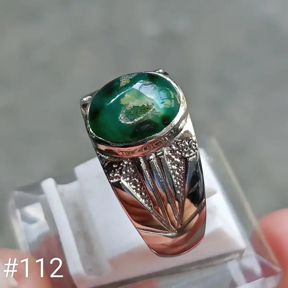 Batu bacan combong