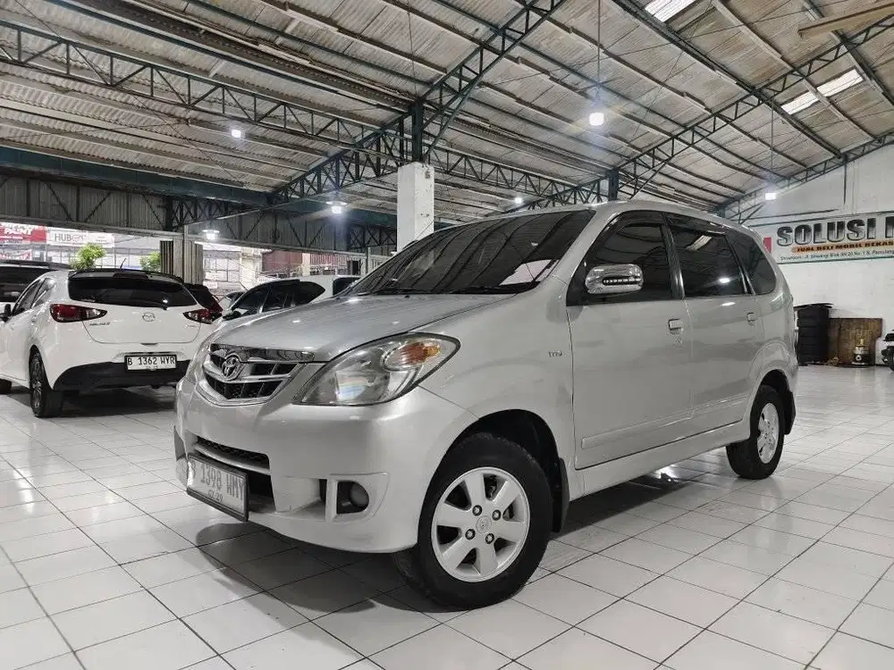 Toyota AVANZA G 1.3 Bensin AT 2011 Silver ,siap pakai