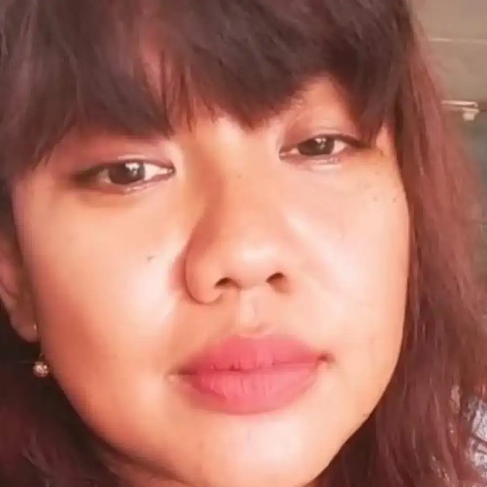 Pengalaman di bidang salon kecantikan, antar barang, jaga anak kecil.