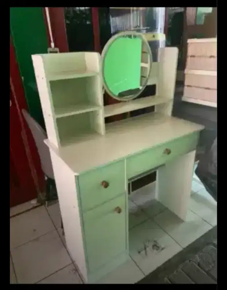 LELANG MEJA RIAS MINIMALIS PUTIH 429ribu