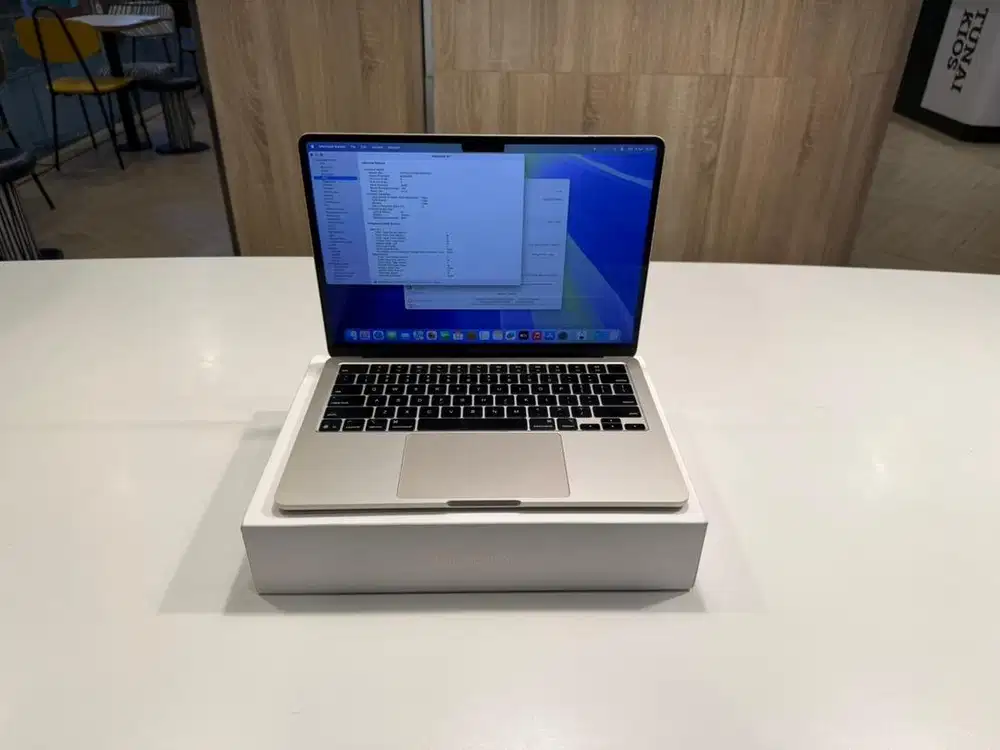 Macbook air m4 16/256gb mulus 1000% seperti baru fullset