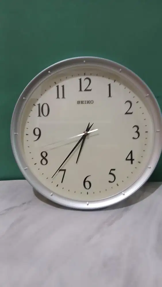 Preloved Jam dinding Seiko QX A378L Quiet Sweep Analog Original