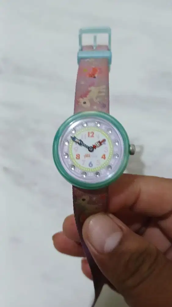 Preloved Jam tangan anak perempuan swatch