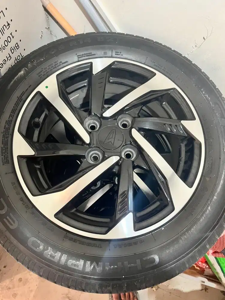 Velg chrome daihatsu sigra original