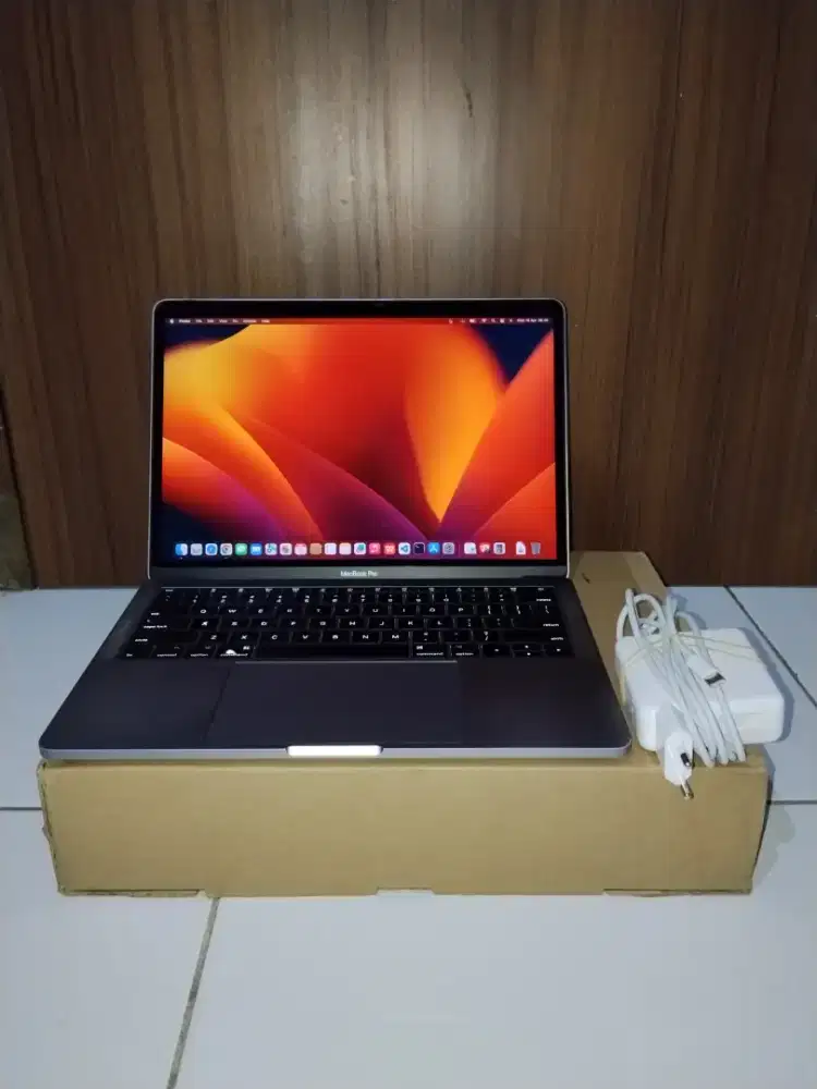 Macbook Pro 2017 8/256 Space Grey