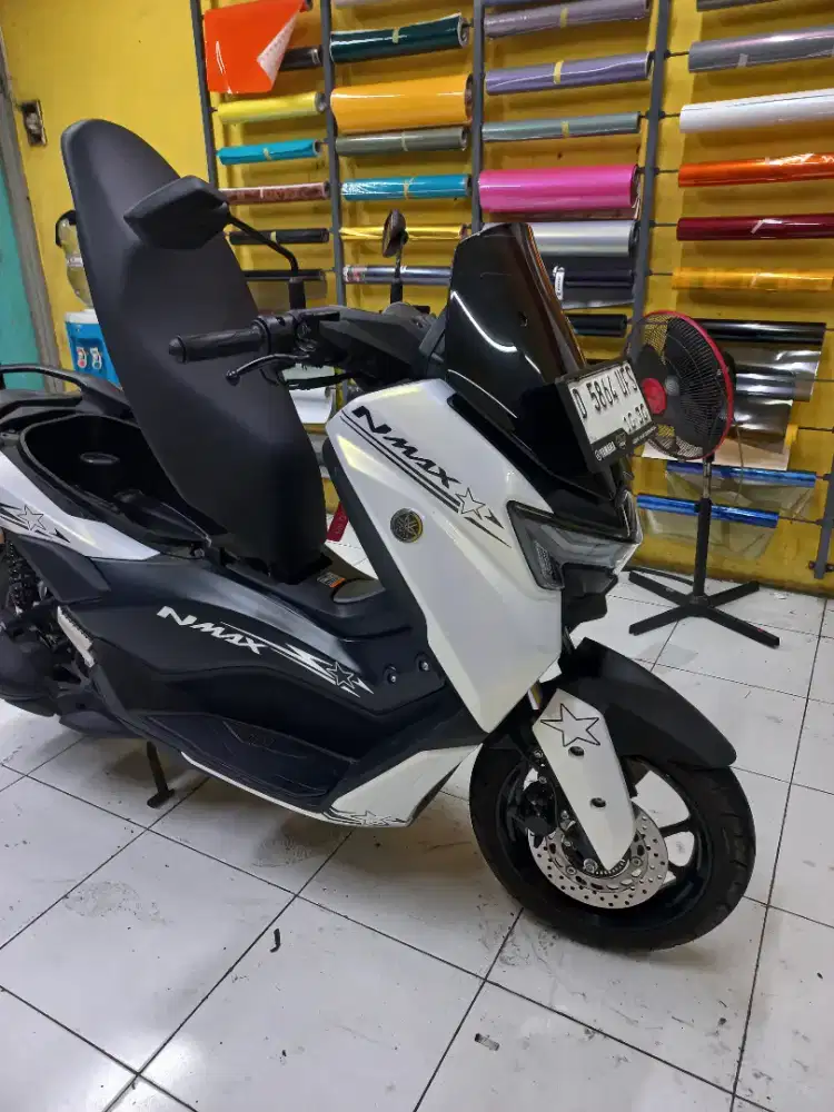 Jasa pasang / wrapping sticker motor