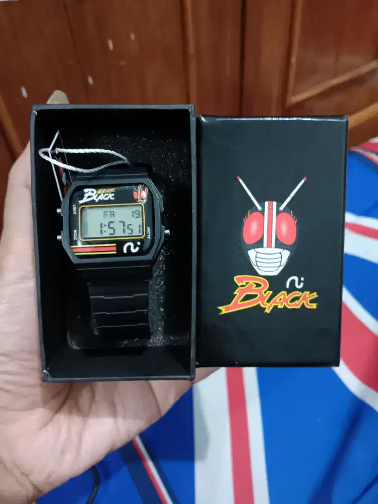Jam tangan kamen rider black