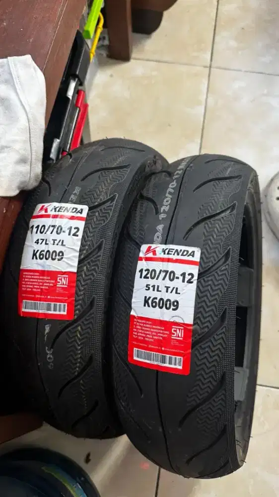 Dijual ban tubeless motor vespa ring 12 depan belakang