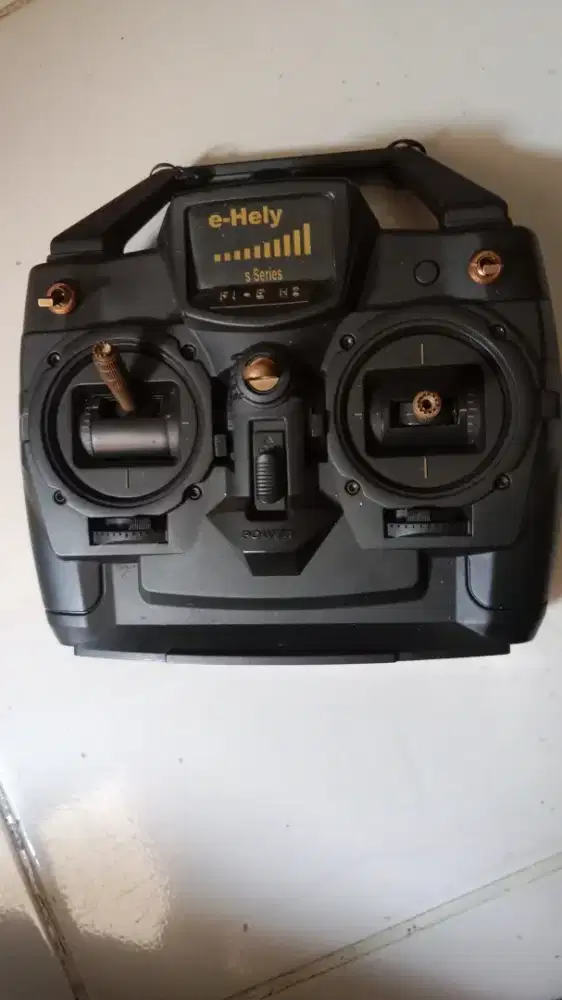 Dua remote rc jadul aman tempat batere dan fisik