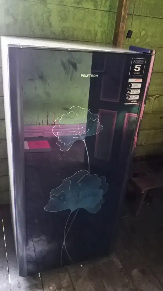 1pintu Polytron bleza,siap pakai,no minus.