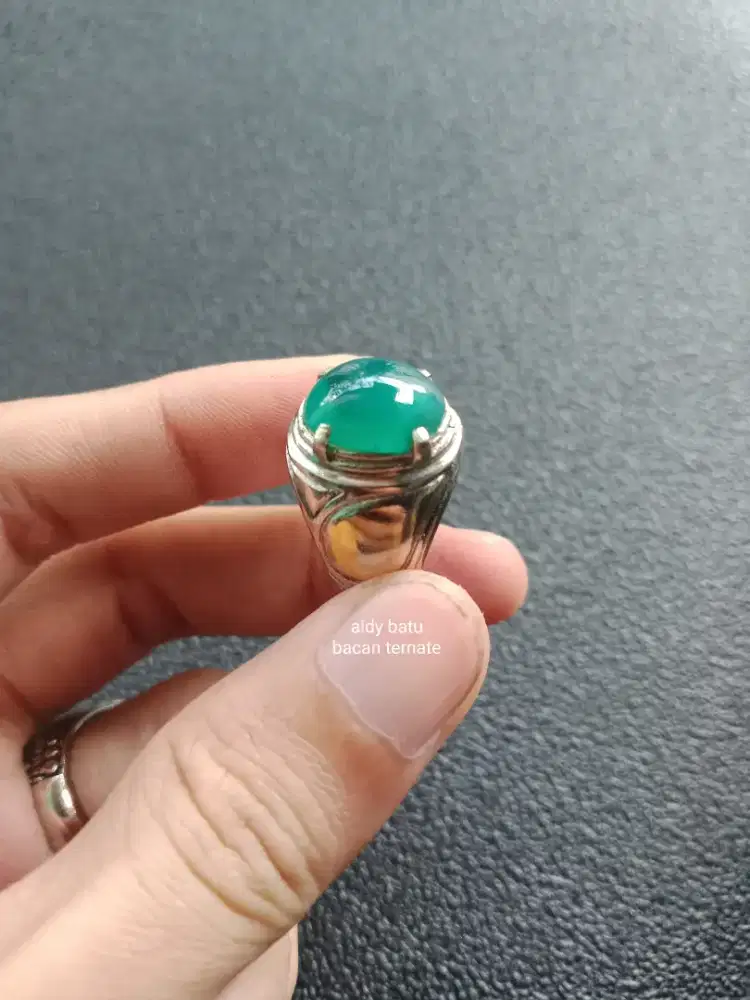Bacan hijau metalik kristal small