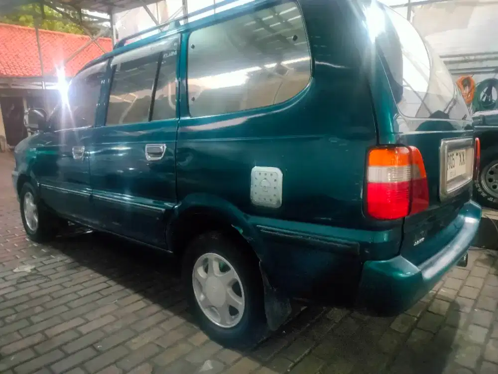 Toyota kijang kapsul Long manual th2003