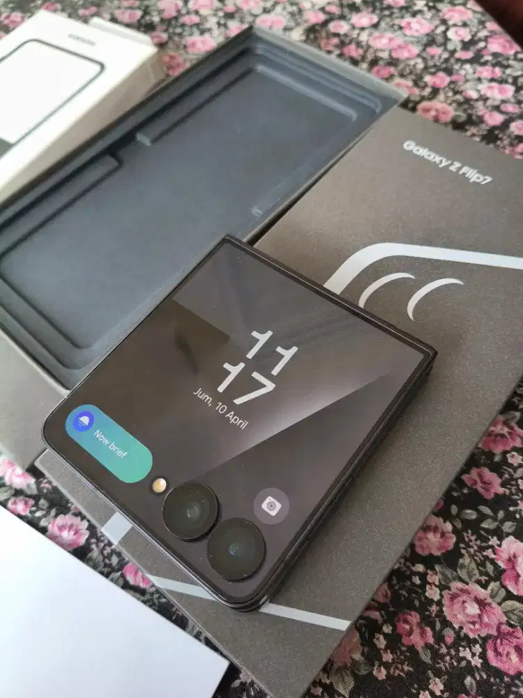 Samsung Z Flip 7 Jetblack 12/256GB TT BT Like New Garansi Resmi Sein