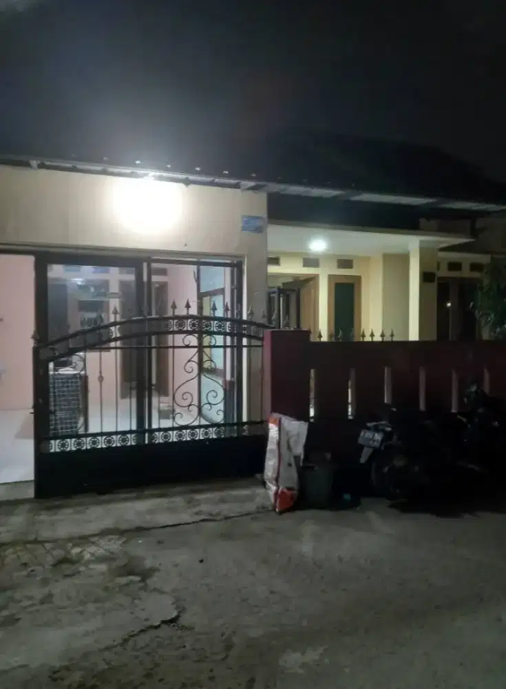 Rumah plus Toko Dikontrakan