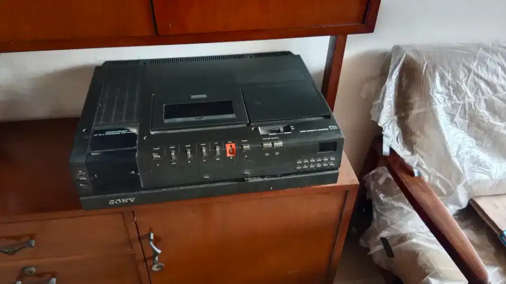 VCD dan tape second merek Sony