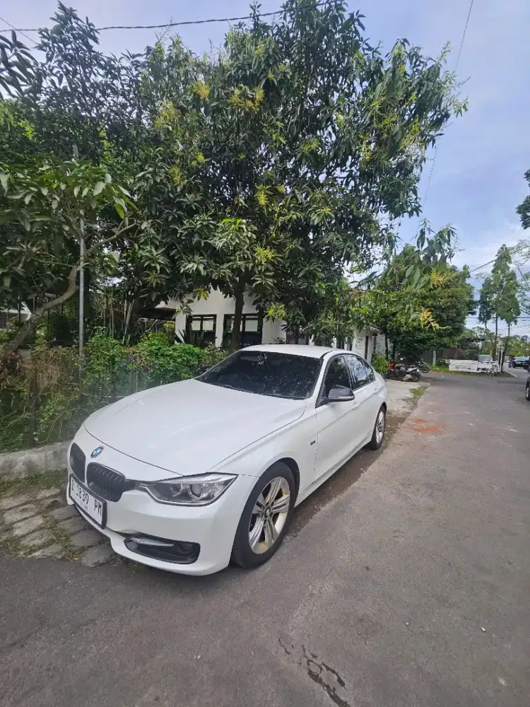 Mobil pemakaian lama mulus