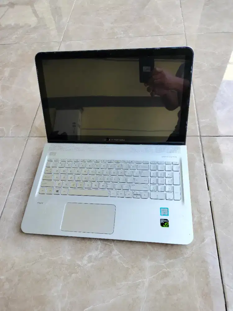 Laptop HP i7 minus