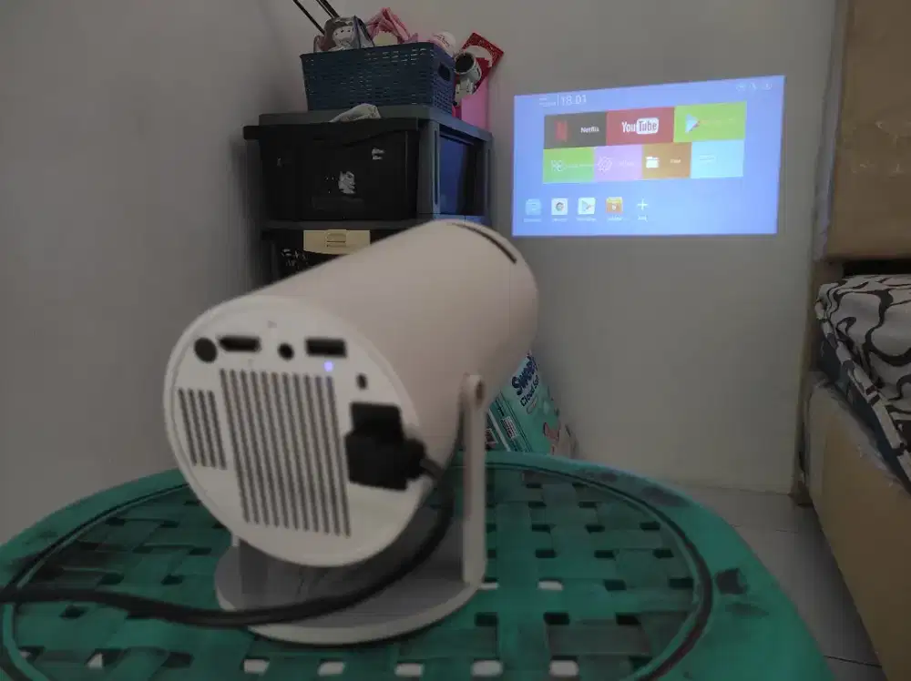 Proyektor mini android HY300 normal lancar