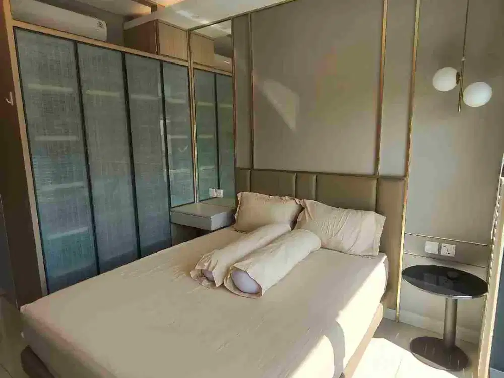 Dijual rugi apartemen furnish Ciputra world, tower Vertu