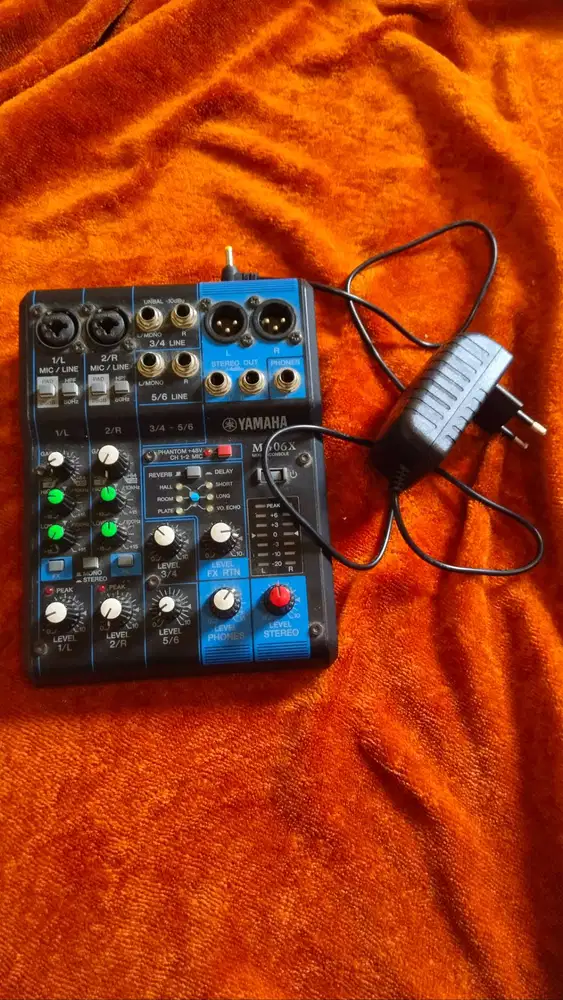 Mixing Audio Yamaha MG06X.